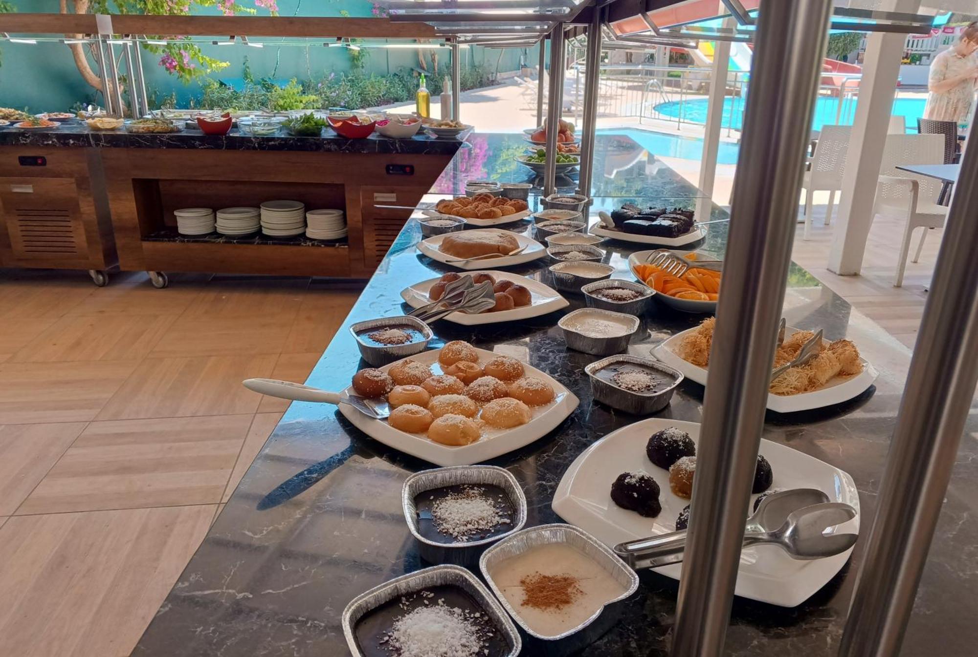 Uk Hotel Kiris Antalya Exteriör bild