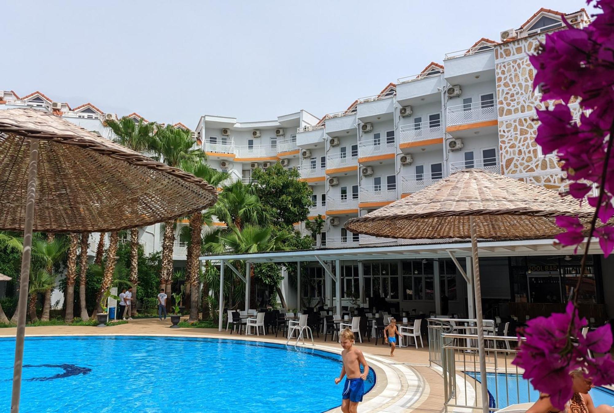 Uk Hotel Kiris Antalya Exteriör bild
