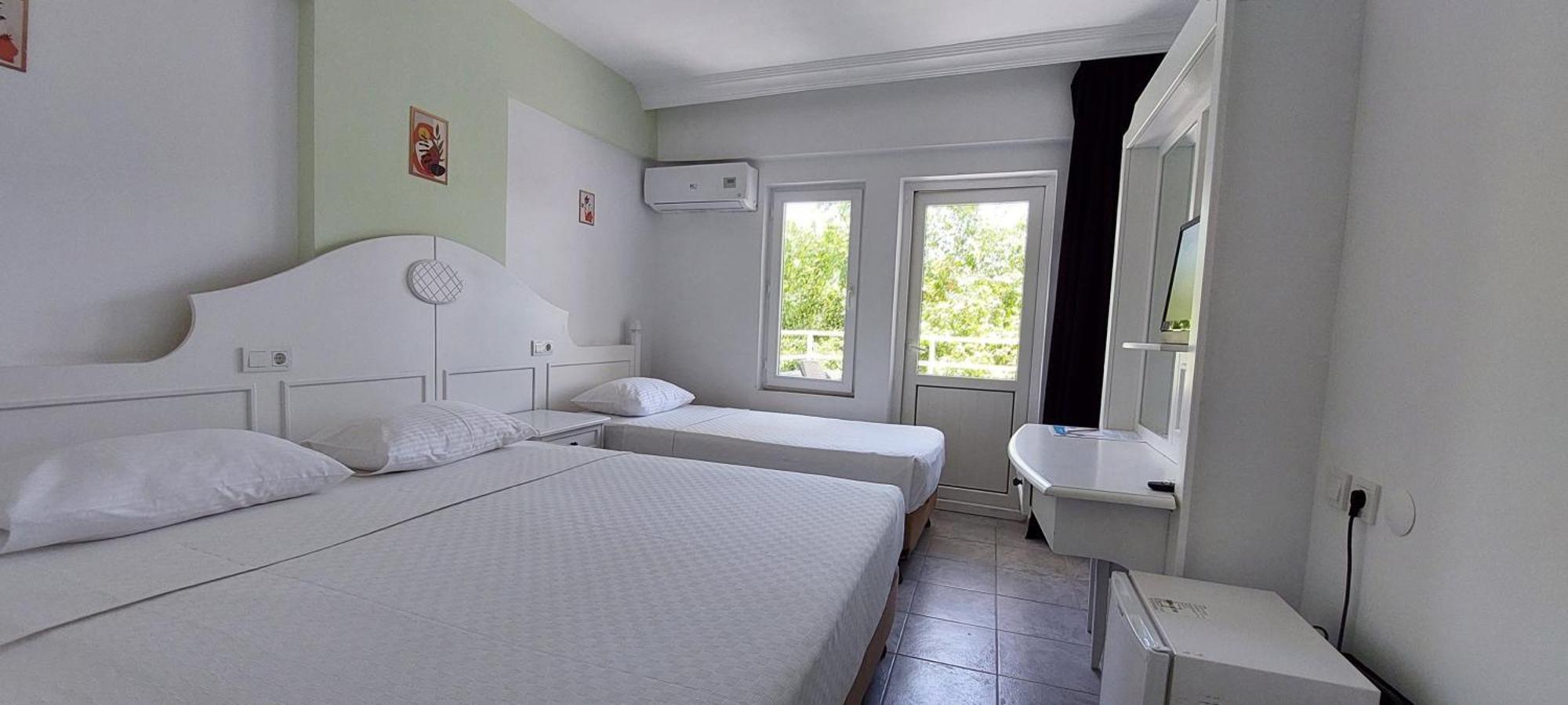 Uk Hotel Kiris Antalya Exteriör bild