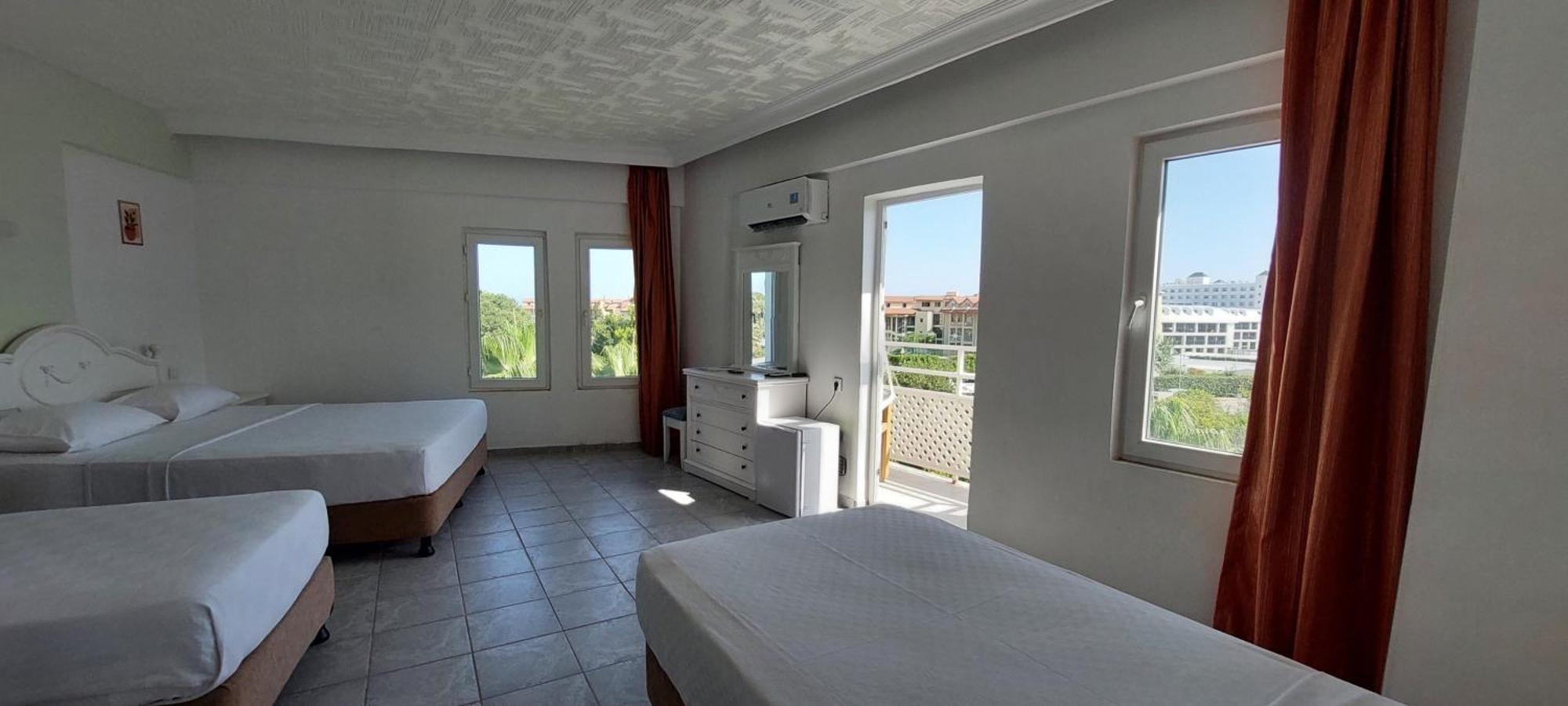 Uk Hotel Kiris Antalya Exteriör bild
